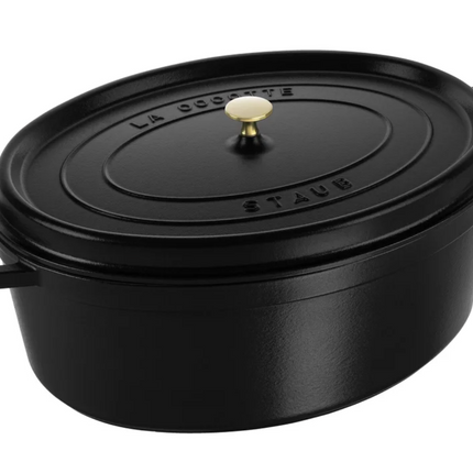 STAUB La Cocotte Oval French Oven, 6.7 L (7.1 qt.)
