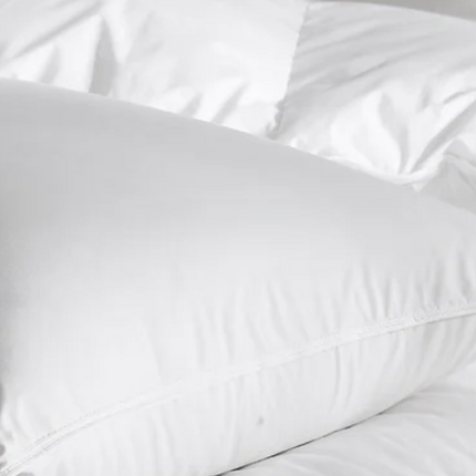 Stearns and Foster 800 Fill Power White Goose Down ComforterQUEEN USED