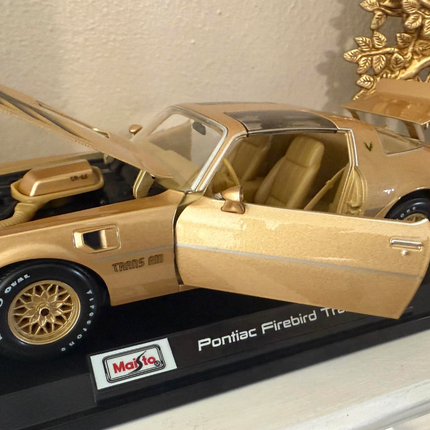 Maisto 1:18 Pontiac Firebird Trans Am