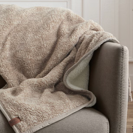 Roots Home Sherpa Throw GREEN