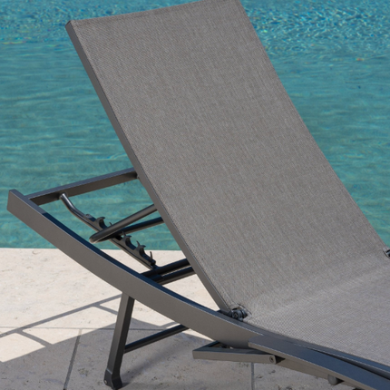 SunVilla Commercial Sling Wave Chaise Lounger