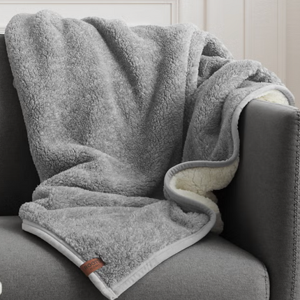 Roots Home Sherpa Throw GREEN